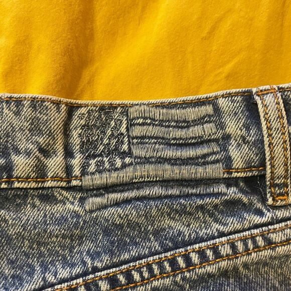 REVICE Denim V Cut Waistband Low Waist Cutoff Micro Shorts Size 26 Y2K Boho - Picture 10 of 10